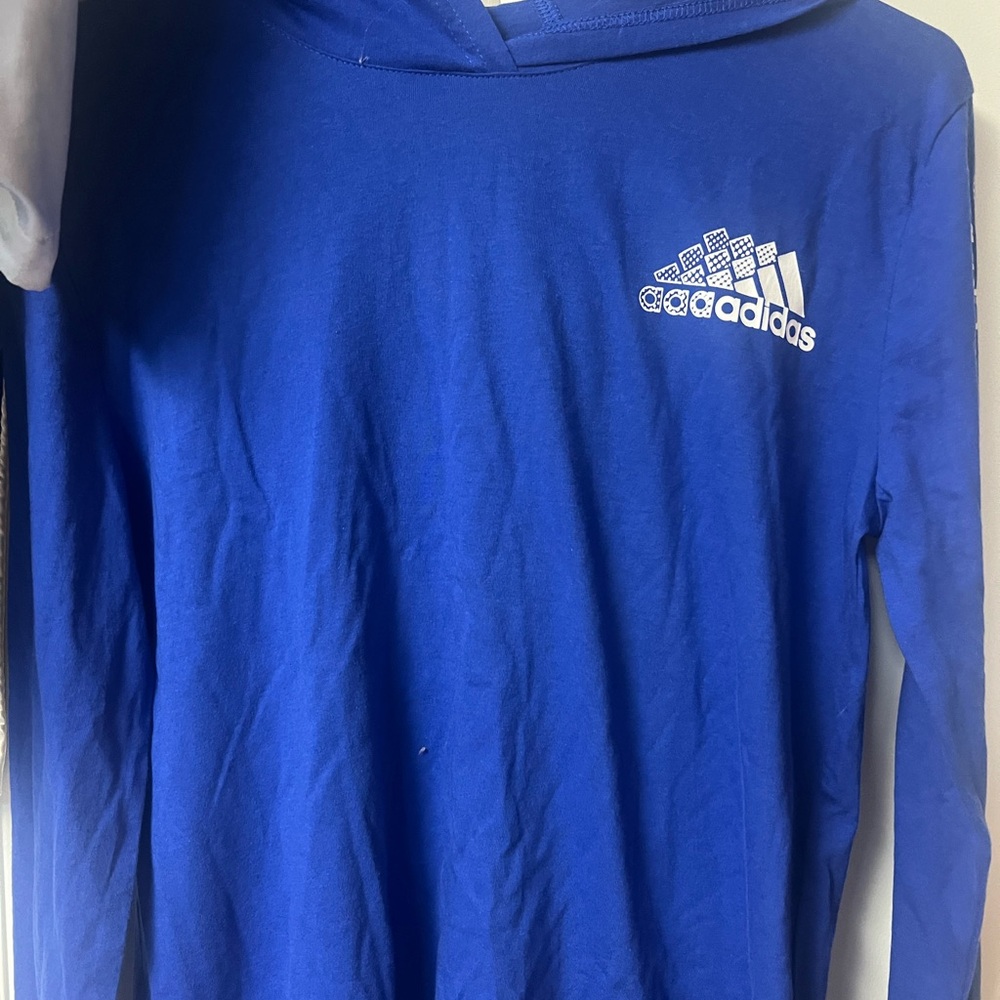 Boys addidas long sleeve with a hood new wity tags